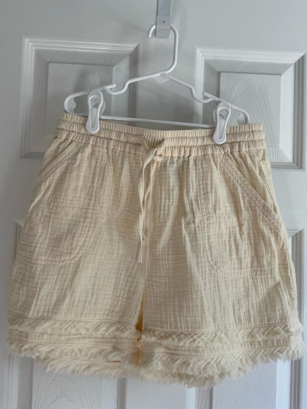 Monrow Cream Gauze Shorts Size Small Boho Frayed Hem Like New